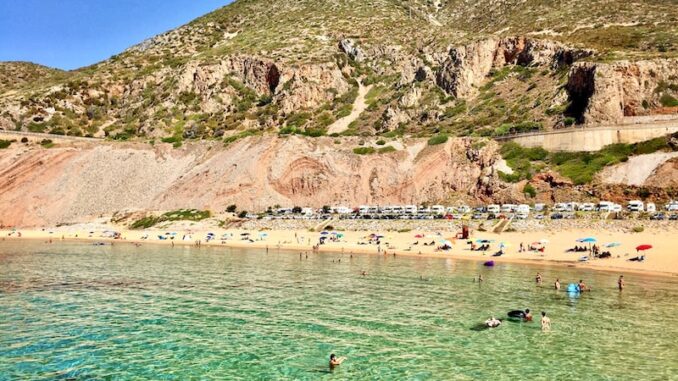 uploaded-image-kumsalda-su-sporlari-serinlemek-ve-eglenmek-1696687386865
